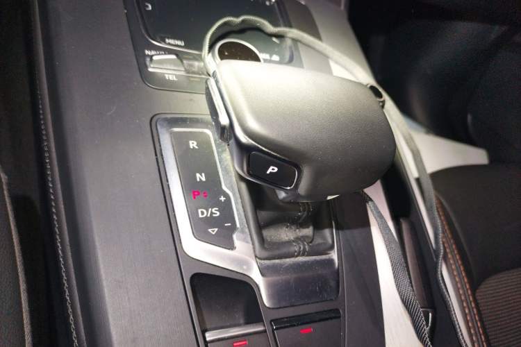 Used Audi Q5L 2018 40 TFSI Prestige Fashion Edition China V Gear Lever