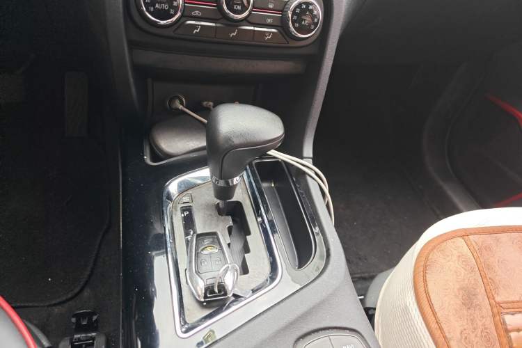 Used Soueast DX7 2015 1.5T Automatic Prestige Model
