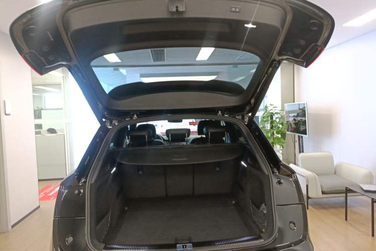 Used Audi Q5L 2025 quattro 45th Anniversary Edition 40 TFSI Luxury Dynamic Model
