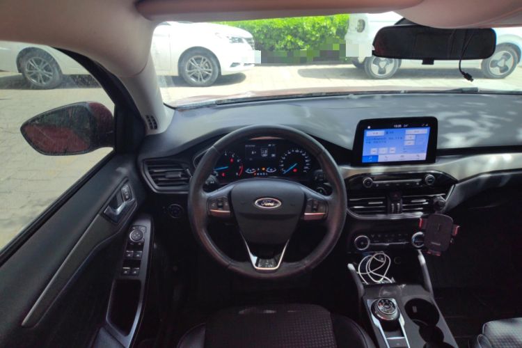 Used Ford Focus 2020 Sedan EcoBoost 180 Automatic Trend Edition Steering Wheel