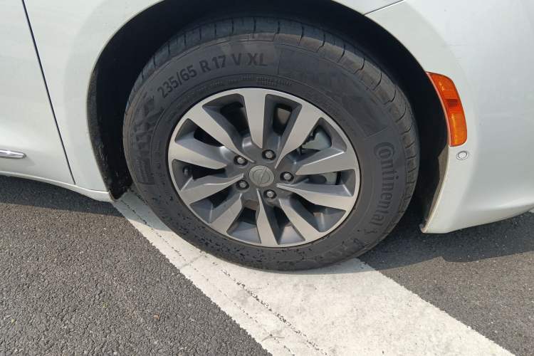 Used Chrysler Grand Voyager PHEV 2019 3.6L Plug-in Hybrid
