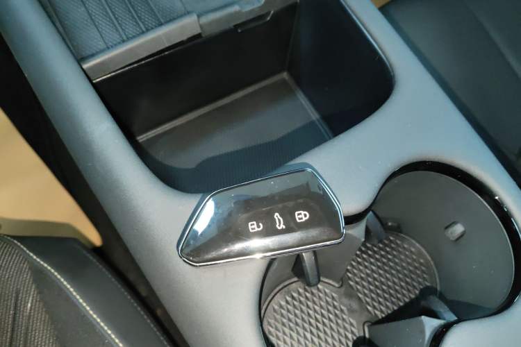 Used Volkswagen ID.UNYX 2024 Pro Long-Range Version