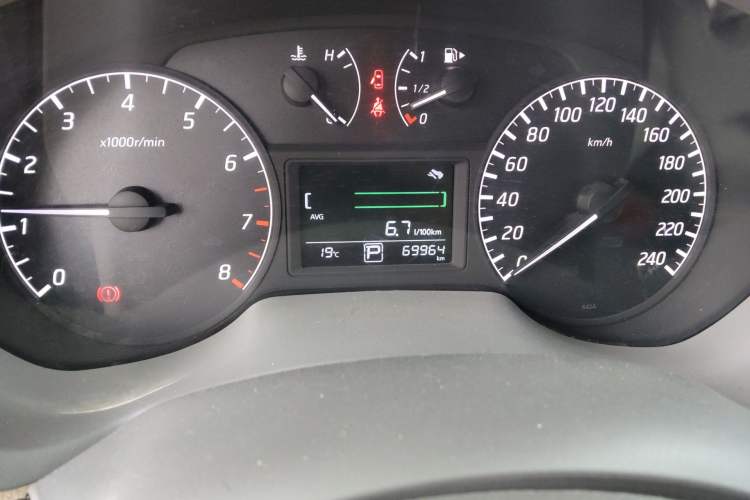 Used Nissan Sylphy 2014 1.6XV CVT Deluxe Edition Odometer Close Up