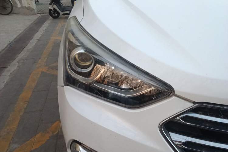 Used Hyundai Santa Fe 2017 2.0T Automatic All-Wheel Drive Smart 7-Seater
