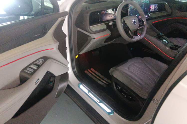 Used Denza N7 2023 with Ultra-Long Range