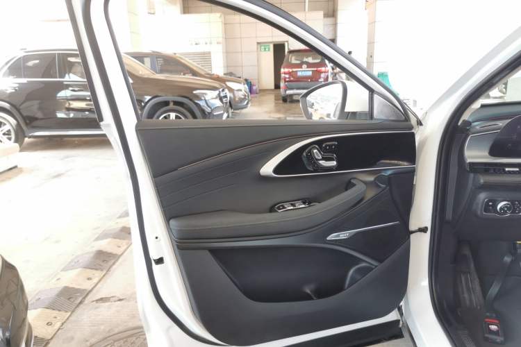 Used EXEED Lingyun 2024 300T Two-Wheel Drive Starlight Edition
