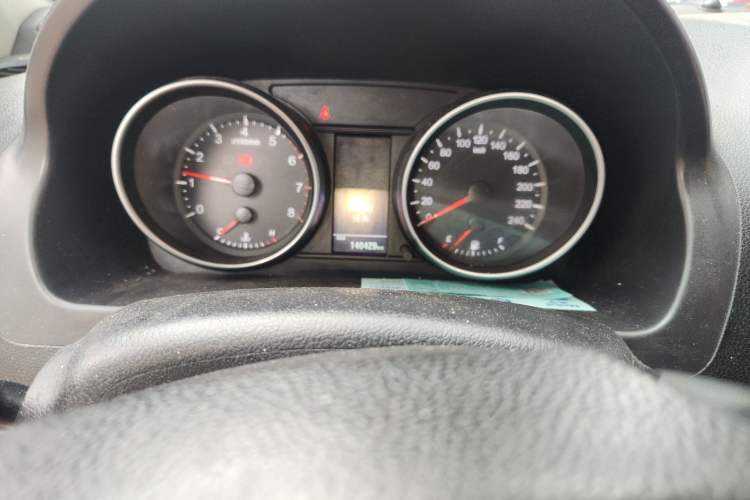 Used Haval H6 2015 Upgraded Model 1.5T Manual Two-Wheel Drive Elite Version Odometer Close Up