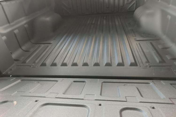 Used Great Wall Poer 2023 2.0T Commercial Version Automatic Diesel 4x4 Elite Long-Box GW4D20M
