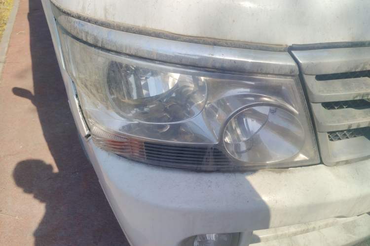 Used Jinbei Hiace 2018 2.0L Fifth-Generation Box Truck Standard Roof 2 Seats 4G19
