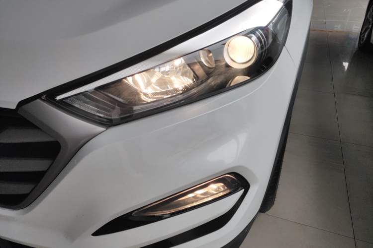 Used Hyundai Tucson 2018 1.6T Dual-Clutch Two-Wheel Drive 15th Anniversary Special Edition
