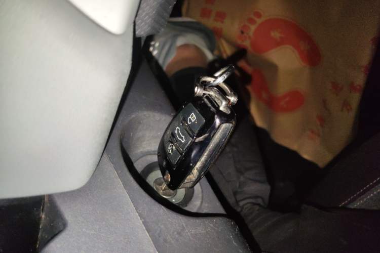 Used Chery QQ Ice Cream 2022 170km Sundae Phosphate Lithium-Ion
