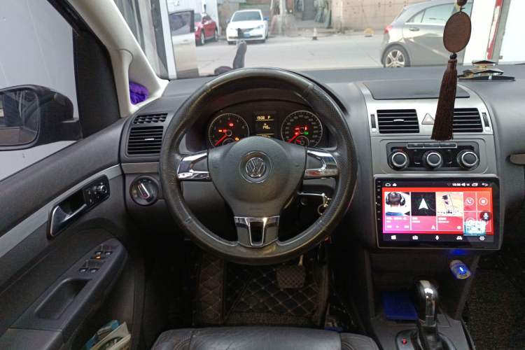 Used Volkswagen Touran 2013 1.4T DSG Comfort Edition 5-Seater
