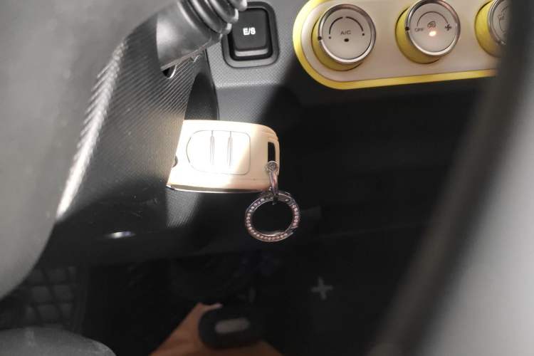 Used Wuling Hongguang MINIEV 2021 Macaron Premium Model – Lithium-NMC