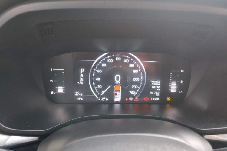 Used Volvo XC60 2021 T5 4x4 Smart Luxury Edition Instrument Cluster