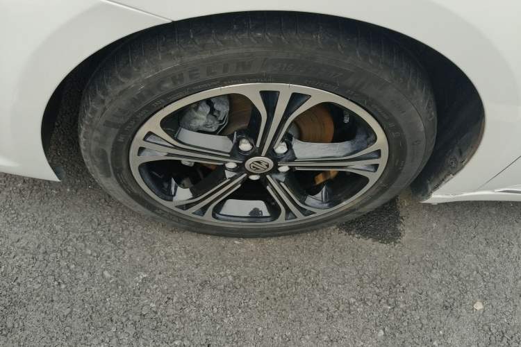 Used MG 6 2017 20T Automatic Luxury Smart Connect Version China V Standard Left Front Wheel Hub