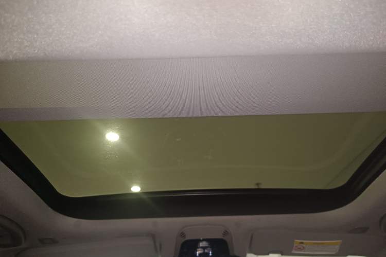 Used Alfa Romeo Giulia 2017 2.0T 280HP Luxury Edition Headliner