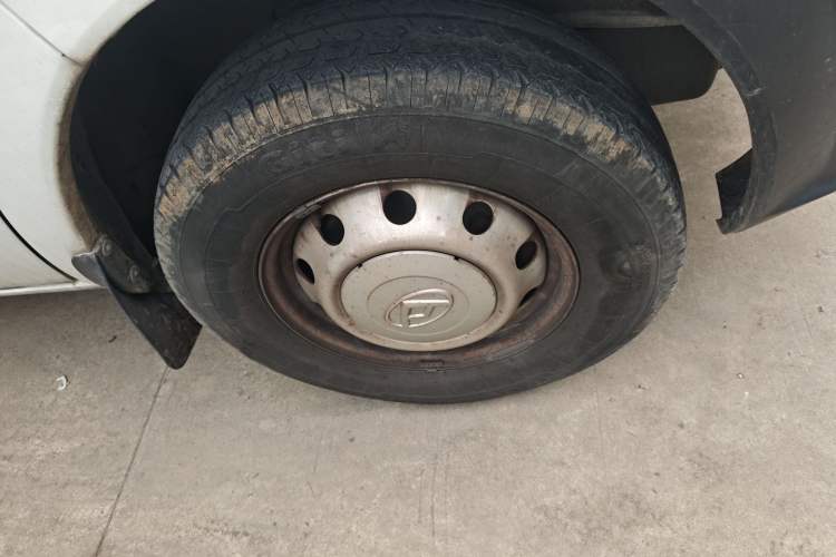 Used SAIC MAXUS Xintu V80 2019 2.5T Classic AMT Aoyuntong Short Wheelbase Mid-Roof 5/6-Seater