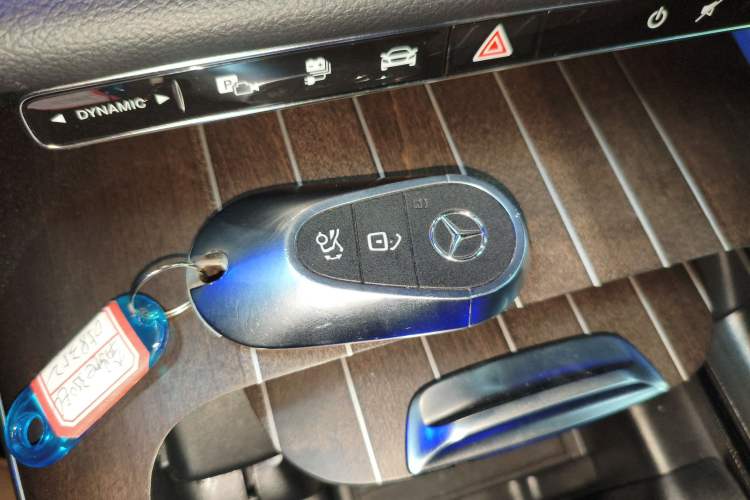 Used Mercedes-Benz E-Class New Energy 2024 E 350 e L Plug-in Hybrid Sedan Interior 1