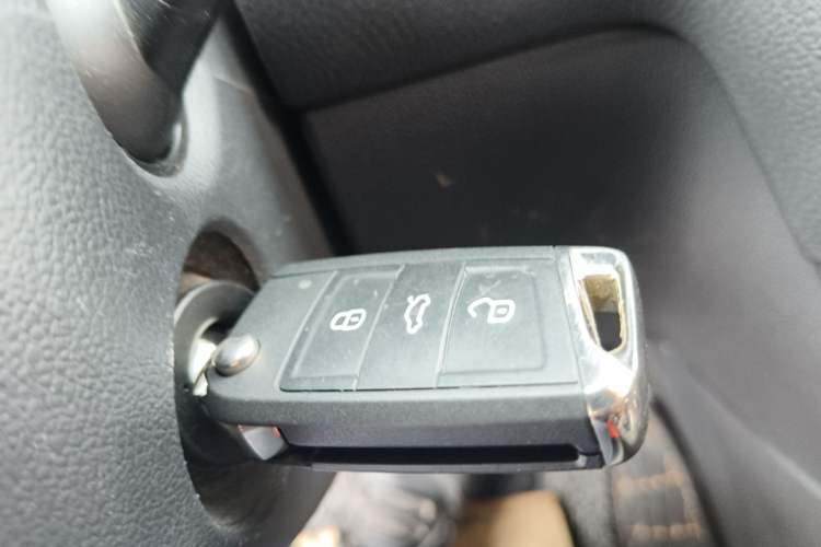 Used Volkswagen Golf 2016 230TSI Automatic Comfort Version
