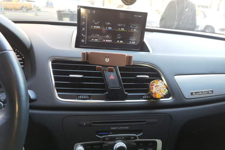 Used Audi Q3 2013 35 TFSI quattro Technology Edition Audio And AC Panel