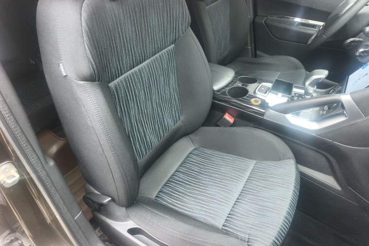 Used Peugeot 3008 2015 2.0L Automatic Classic Edition
