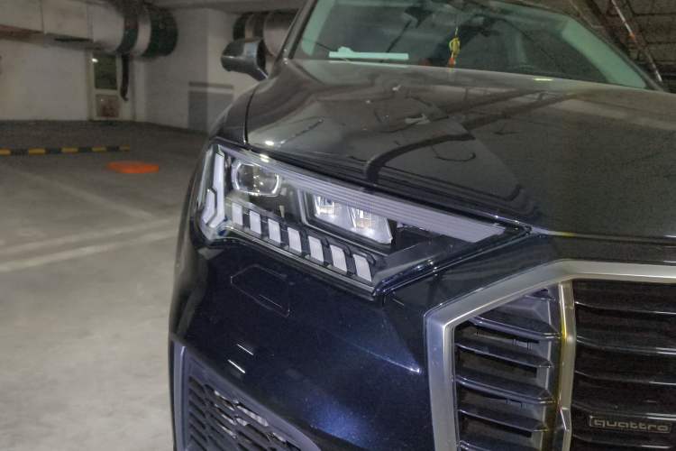 Used Audi Q7 2021 55 TFSI quattro S line Sport model