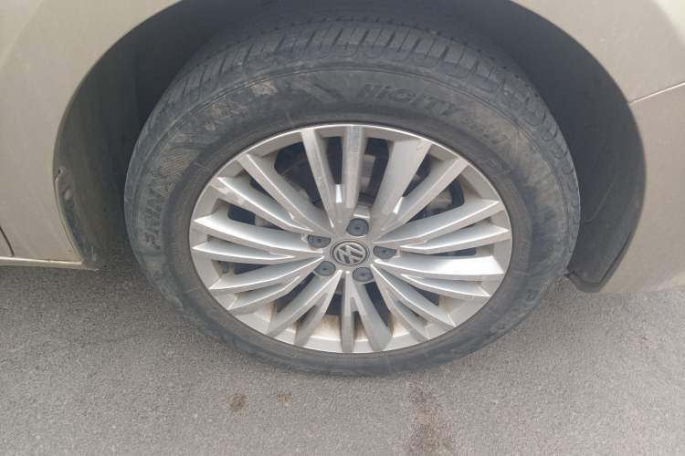 Used Volkswagen Bora 2017 230TSI DSG Comfort Version
