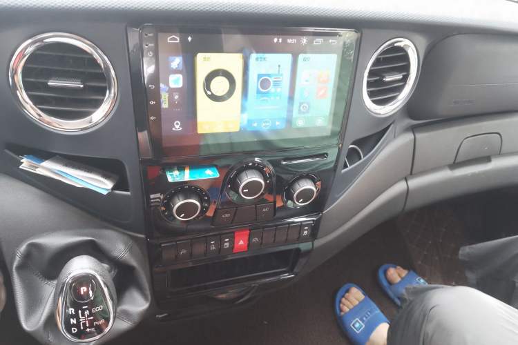 Used Iveco Eurocargo 2021 3.0T Automatic Chaorui Short Wheelbase High-Roof Side-Sliding Door F1C