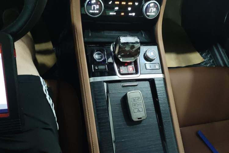 Used Jaguar XFL 2023 XFL 2.0T P250 Two-Wheel-Drive Elite Sport Edition