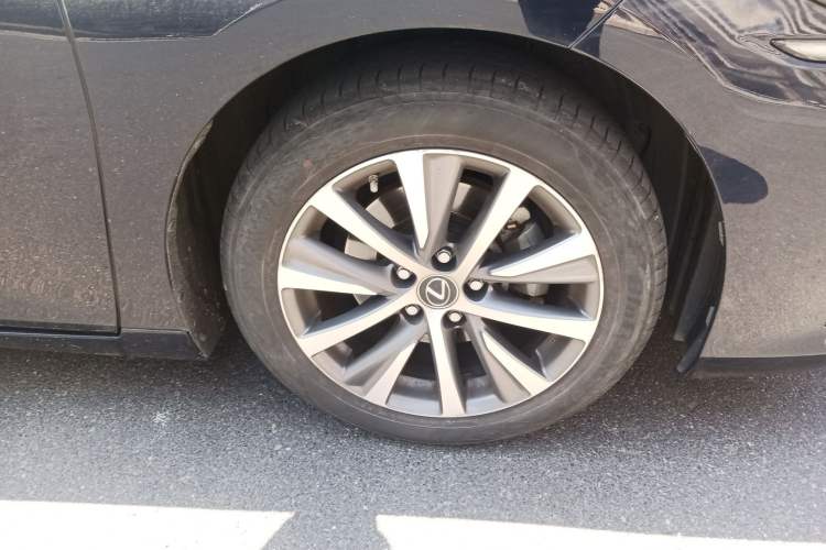 Used Lexus ES 2018 200 Excellence Edition China VI Standard
