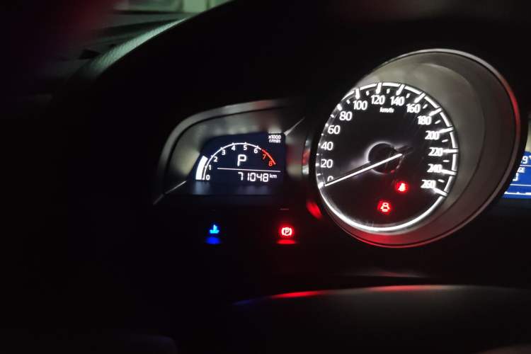 Used Mazda 3 Axela 2017 Sedan 1.5L Automatic Luxury Model Emission Standard China V
