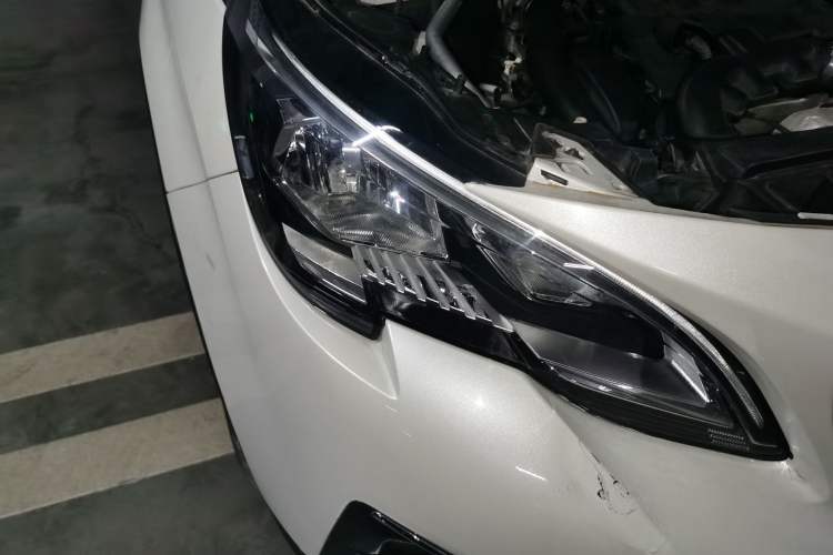 Used Peugeot 4008 2018 350THP Elite Edition Right Front Headlight