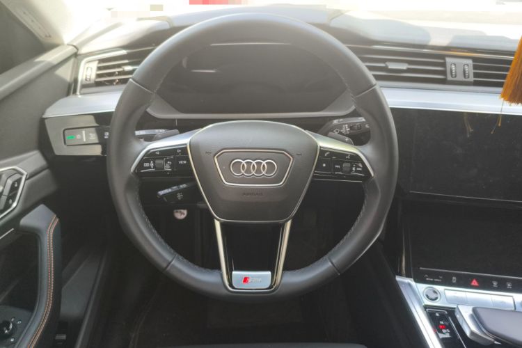 Used Audi e-tron 2021 50 quattro Luxury Edition Steering Wheel