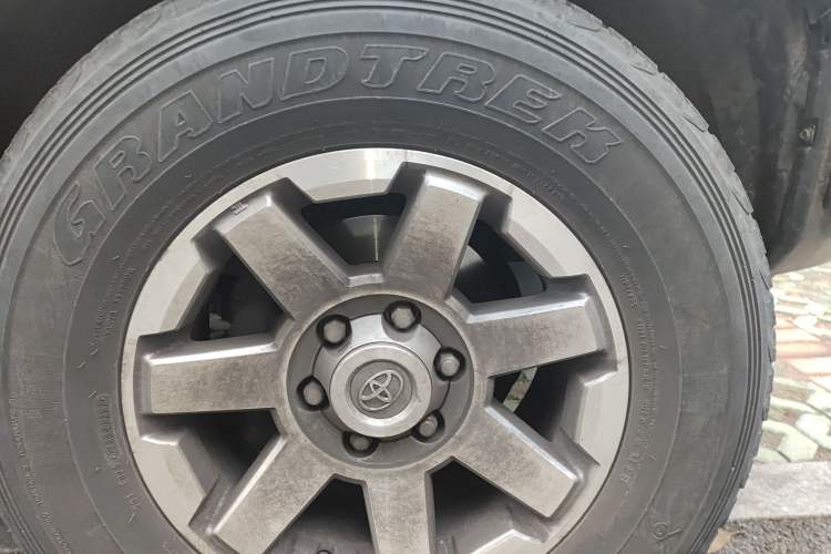 Used Toyota FJ Cruiser 2018 4.0 Automatic Middle East Right Front Wheel Hub