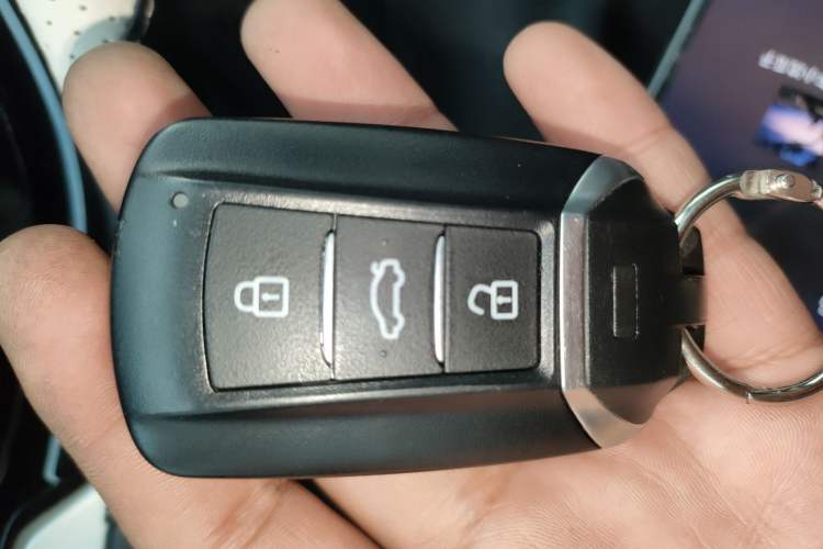 Used Dongfeng Aeolus Yixuan 2021 230T Automatic Chasing Shadow Edition