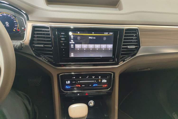 Used Volkswagen Viloran 2020 330TSI Business Edition
