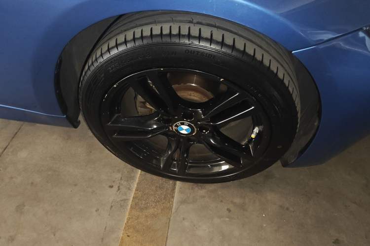 Used BMW 3 Series 2017 320i M Sport Right Front Wheel Hub