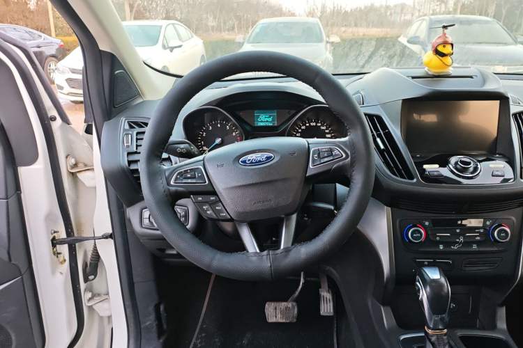 Used Ford Kuga 2018 EcoBoost 180 Two-Wheel-Drive Platinum Edition
