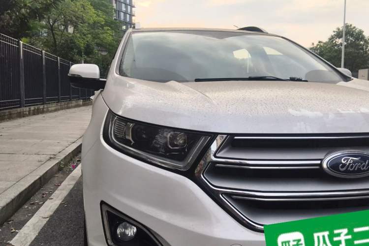 Used Ford Edge 2015 2.0T GTDi Two-Wheel-Drive High-Line Version Right Front Headlight