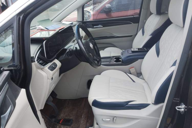 Used Buick GL8 2021 ES Landtrek 653T Comfort Edition