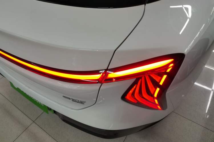 Used Hongqi EH7 2024 640 Pro+ All-Wheel Drive Right Rear Taillight