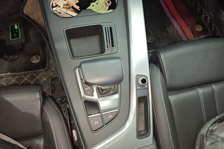 Used Audi A4L 2022 40 TFSI Fashion Dynamic Model Gear Lever