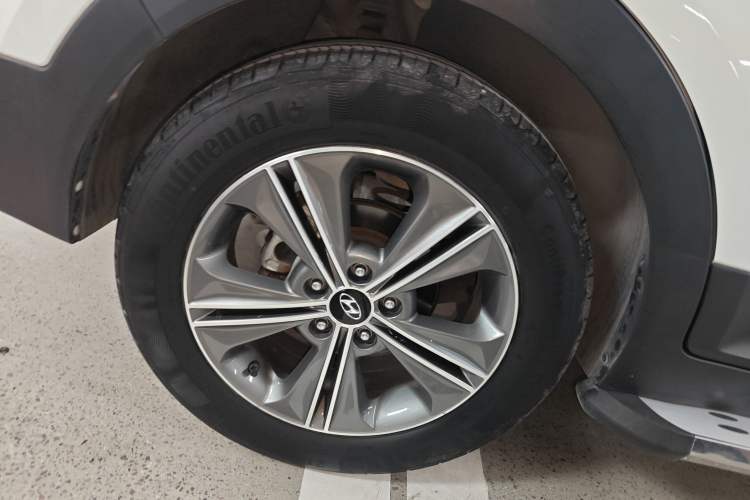 Used Hyundai ix25 2015 1.6L Automatic Two-Wheel Drive Smart GLS Trim Right Rear Wheel Hub