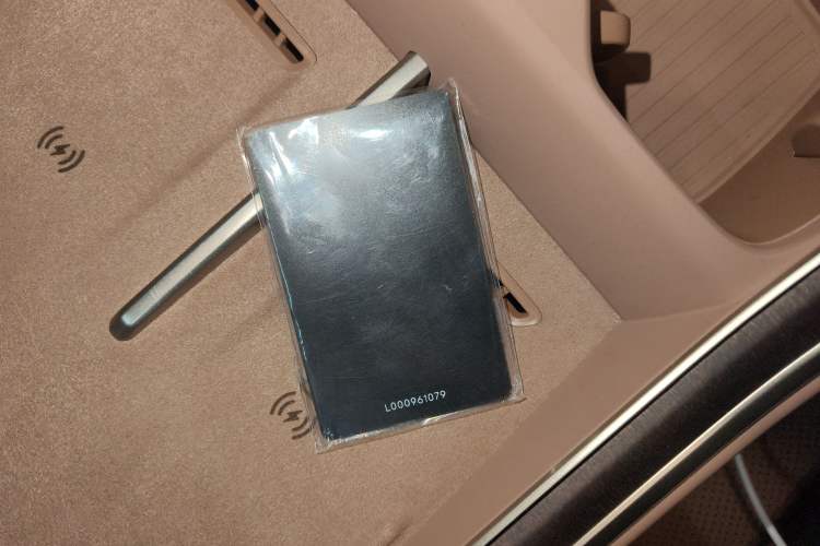 Used ONVO Luxeed L90 2025 Model—Max Six-Seater Version