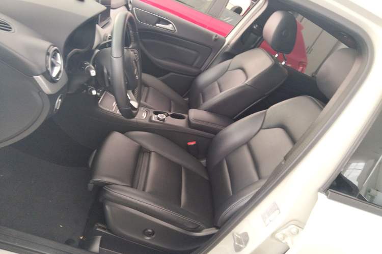 Used Mercedes-Benz B-Class 2015 B 200 Luxury Model