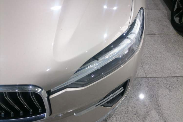Used Volvo XC60 2023 B5 4x4 Smart Luxury Edition Left Front Headlight