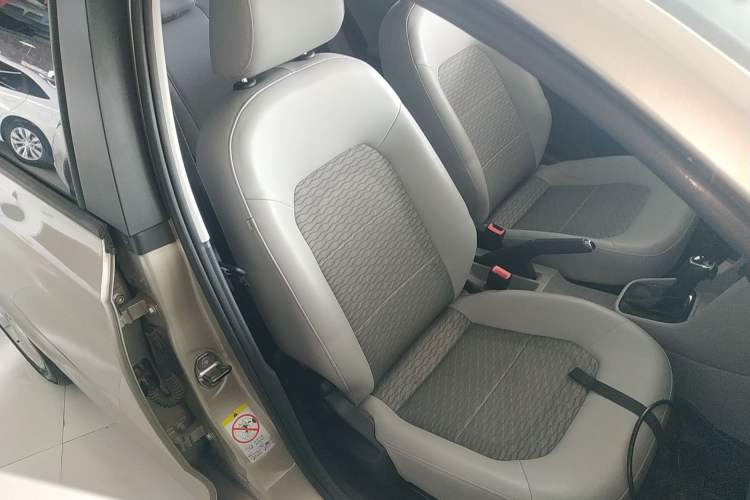 Used Skoda Rapid 2013 1.6L Automatic Smart Selection Model