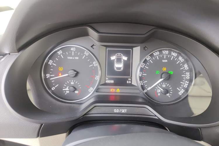Used Skoda Octavia 2017 1.6L Automatic Smart Drive Edition Instrument Cluster