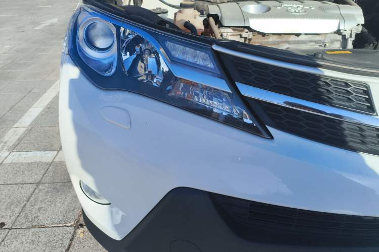 Used Toyota RAV4 2013 2.5L Automatic 4x4 Luxury Edition
