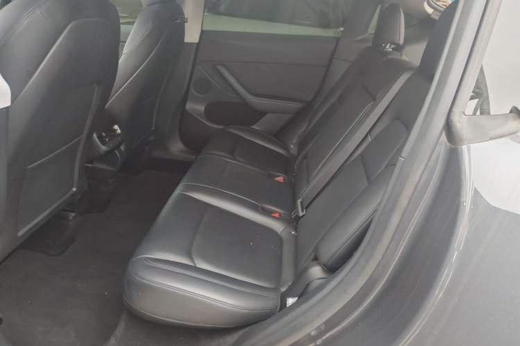 Used Tesla Model Y 2021 Long-Range All-Wheel-Drive Version Left Rear Seat